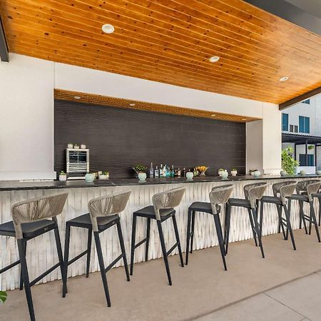 Cambria Hotel Waco University Riverfront Buitenkant foto