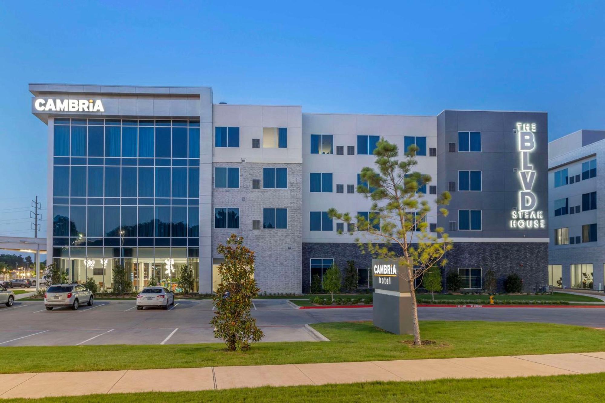 Cambria Hotel Waco University Riverfront Buitenkant foto