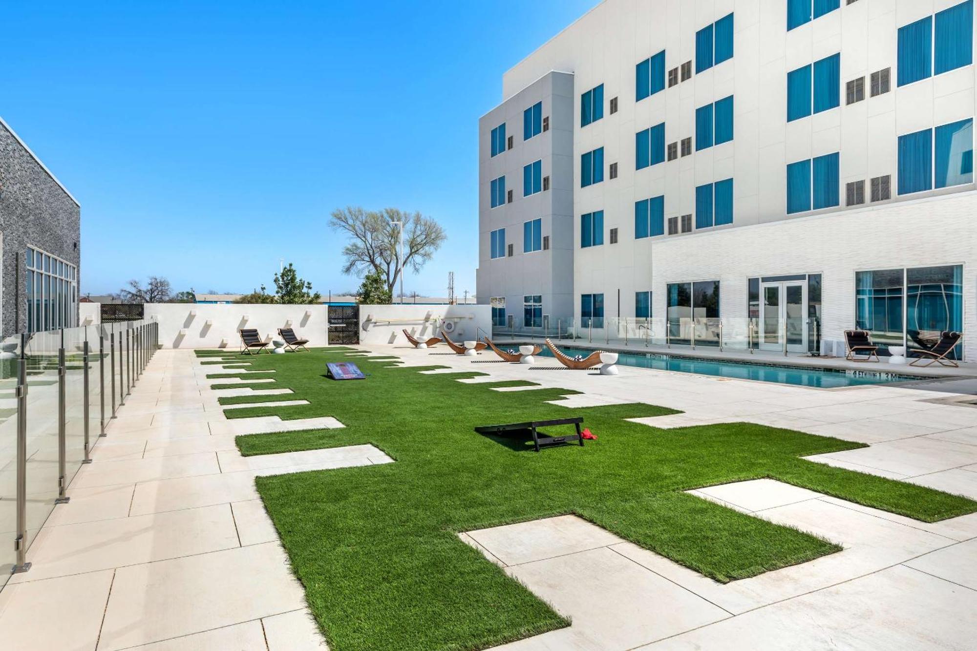 Cambria Hotel Waco University Riverfront Buitenkant foto