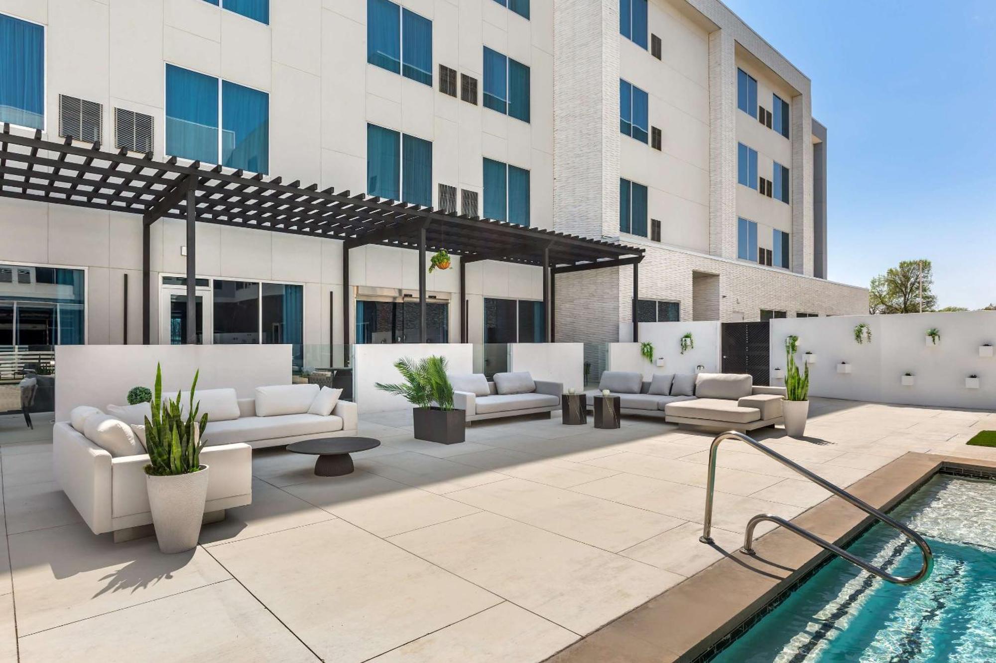Cambria Hotel Waco University Riverfront Buitenkant foto